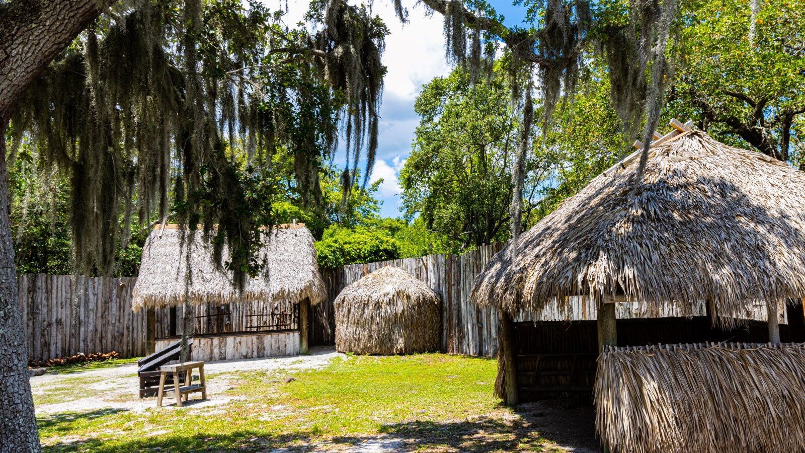 De Soto huts